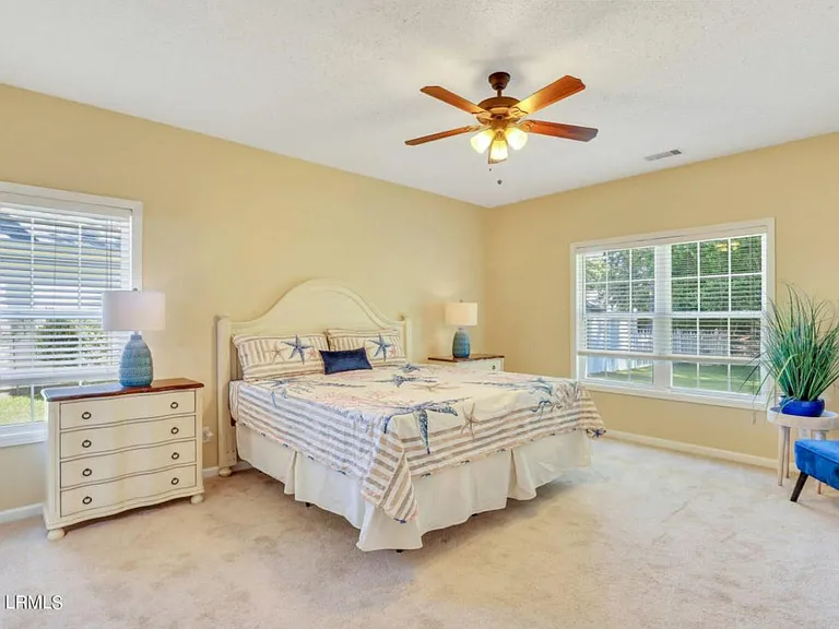 45 Mayfair Dr — Photo 16