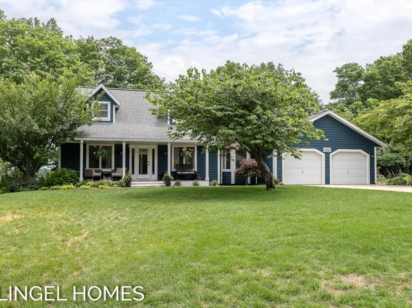 16181 Vandenberg Dr, Grand Haven, MI 49417