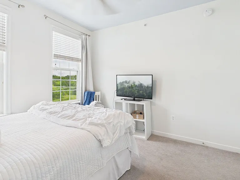 5931 Laurel Bed Ln #B — Photo 29