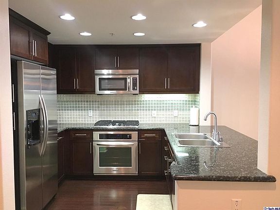 2nd image of 931 E Walnut St Unit 611