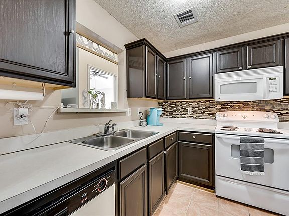 4th image of 13205 Green Valley Dr