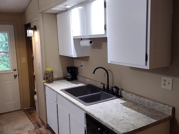 5th image of 424 Woodlawn Ave