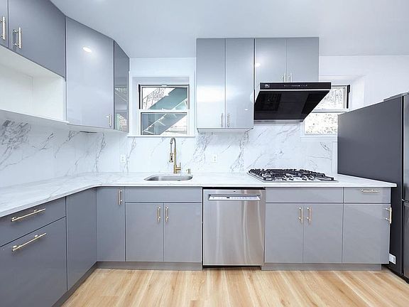 3rd image of 1484 E 16th St