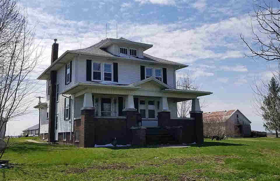1st image of 9255 E 1800th St