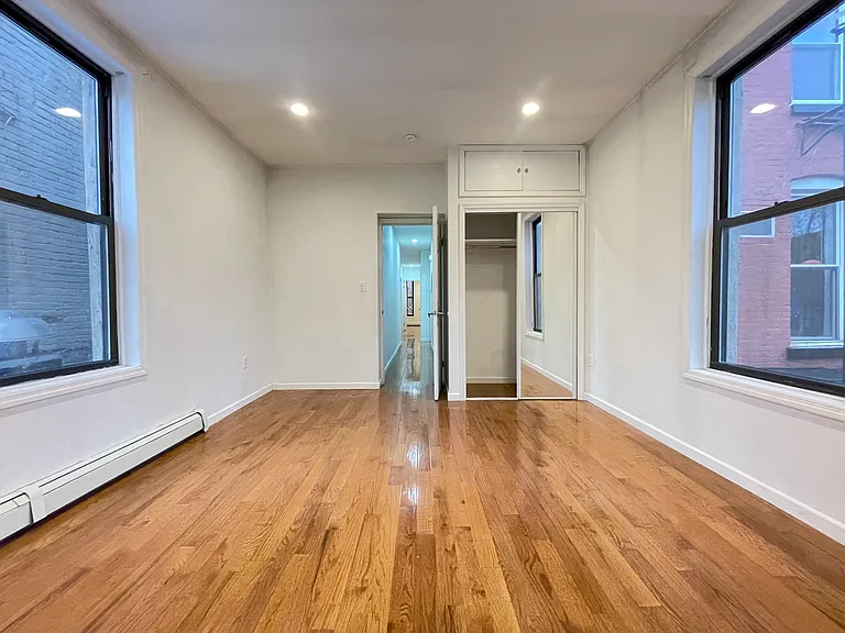 739 Franklin Ave #2 — Photo 13