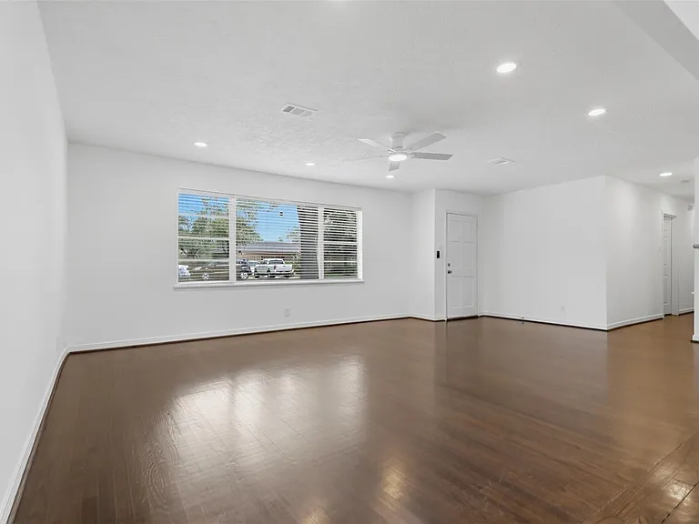 10033 Whiteside Ln — Photo 6