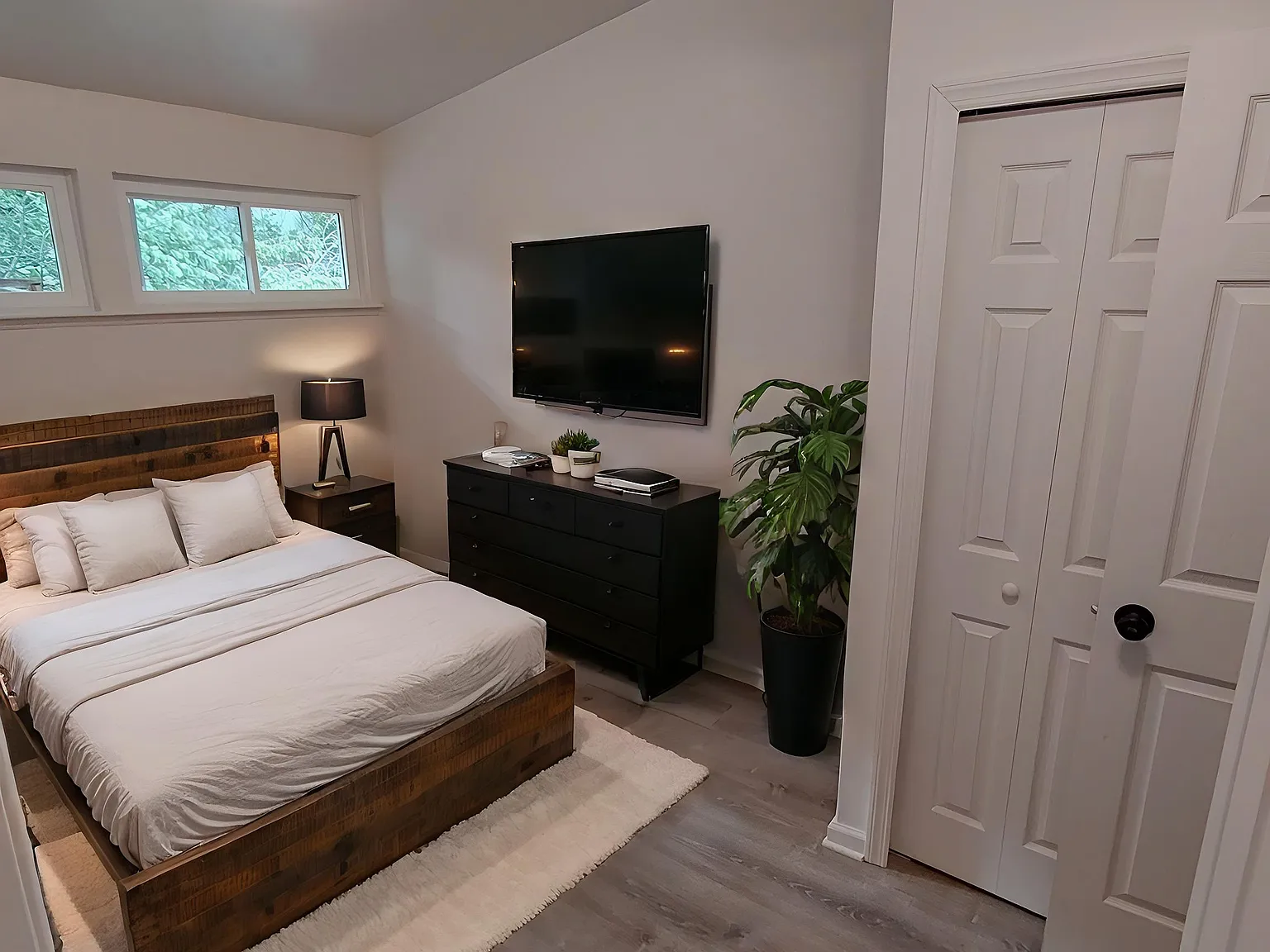 Edison Square Apartments — Photo 4