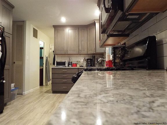 4th image of 23 Kalina Dr