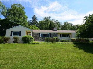 4 Carol Ln, Berwyn, PA 19312