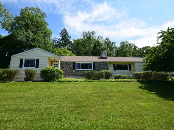 4 Carol Ln, Berwyn, PA 19312