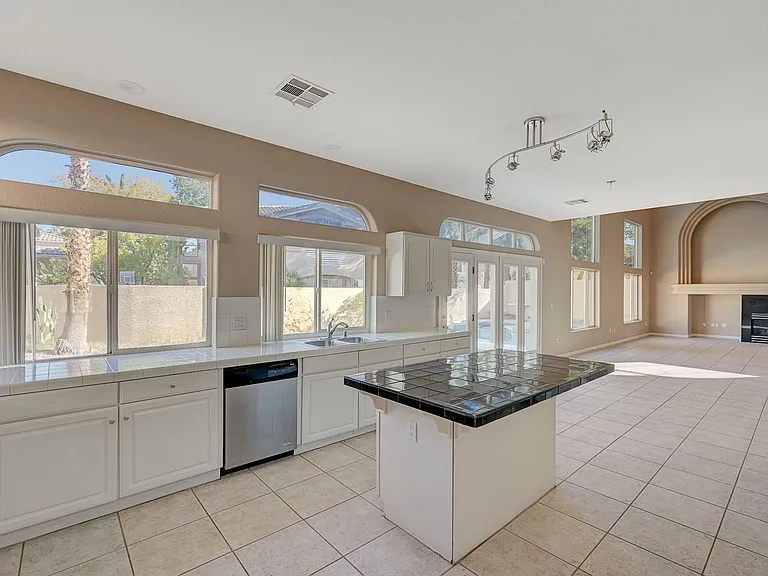 1934 Grey Eagle St — Photo 14