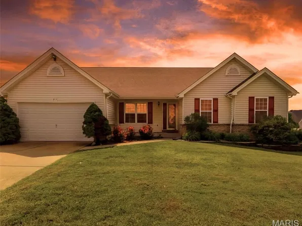 213 Black Oak Dr, Saint Peters, MO 63376