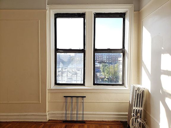 3rd image of 424 New York Ave #9