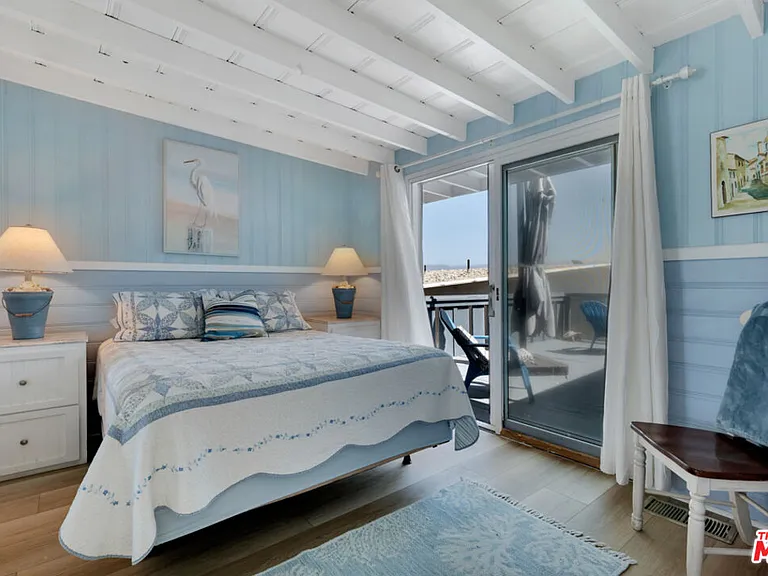24528 Malibu Rd — Photo 35