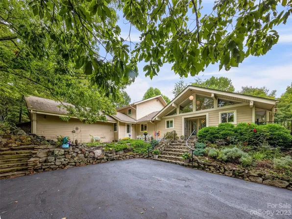 47 Chestnut Ridge Rd, Mills River, NC 28759