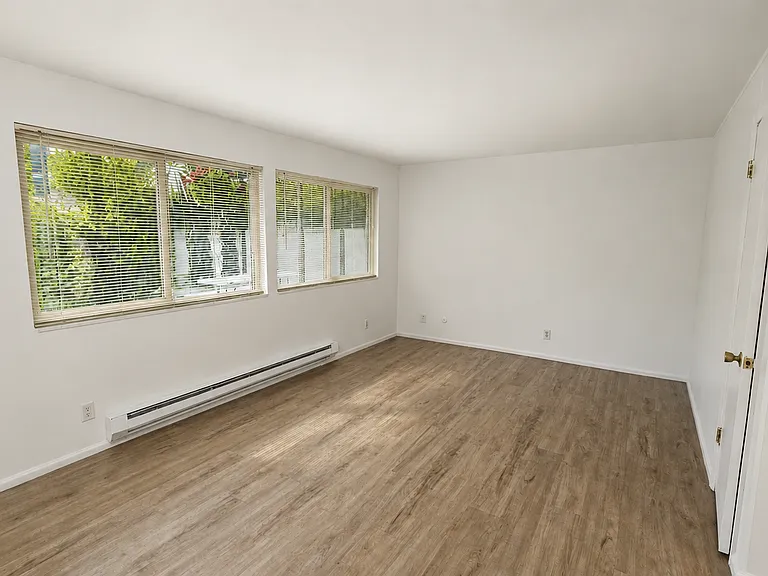 800 S Donovan St — Photo 2
