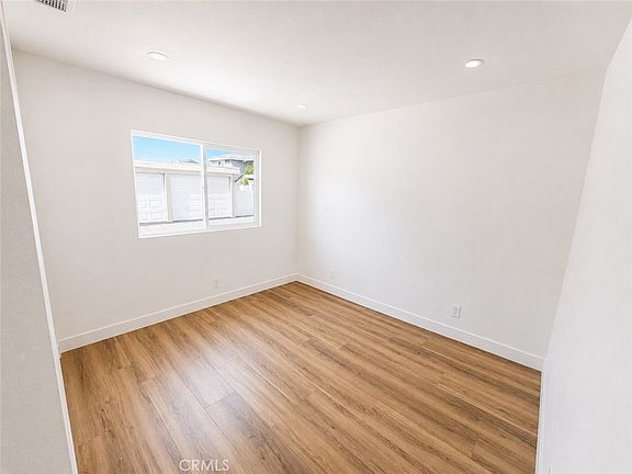 2nd image of 1040 El Camino E #E