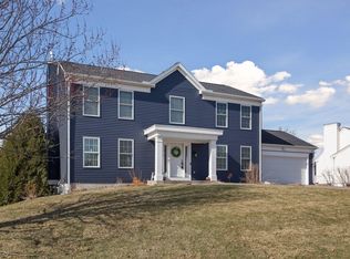 2423 Pond Ave E, Maplewood, MN 55119