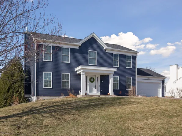 2423 Pond Ave E, Maplewood, MN 55119