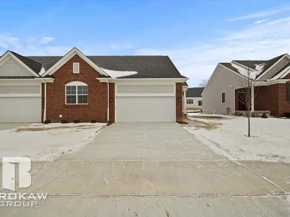 1438 Lincoln St, Lapeer, MI 48446