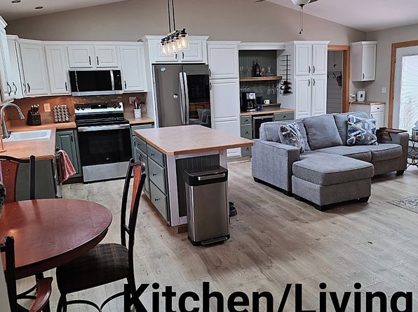 146 Lakeshire Dr