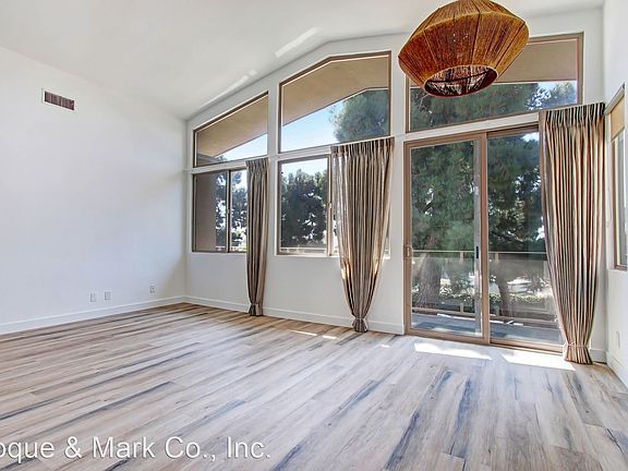 2nd image of 1047 11th St APT 6
