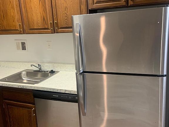 4th image of 6001 Arlington Blvd APT 903