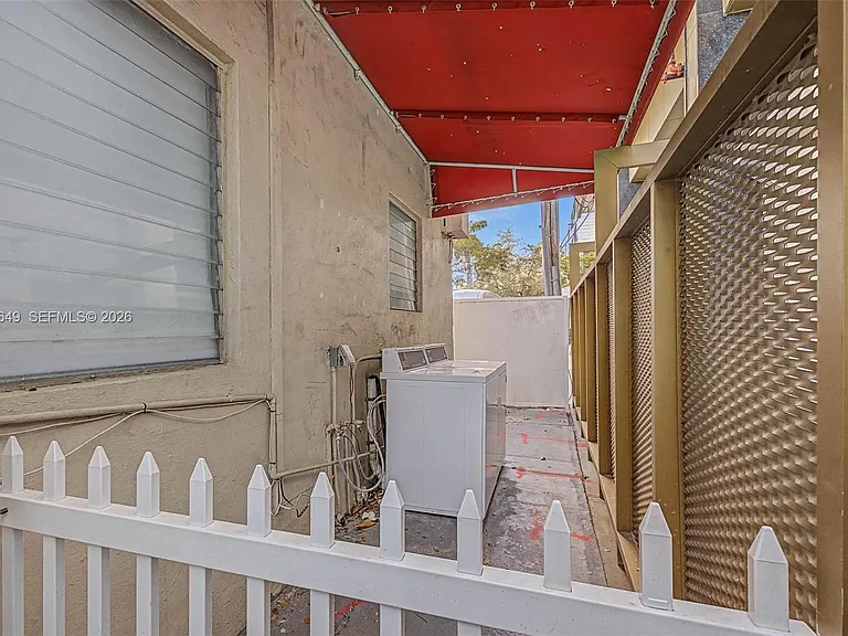 1685 Jefferson Ave #15 — Photo 27