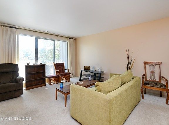 3rd image of 7 E Carriageway Dr APT 312