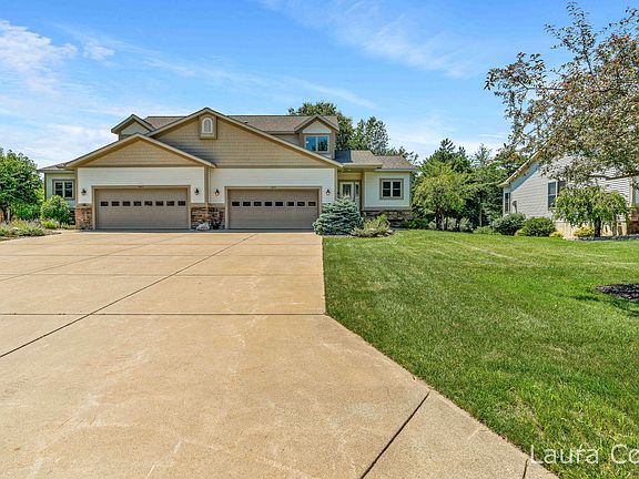 2nd image of 5643 W Sandalwood Cir