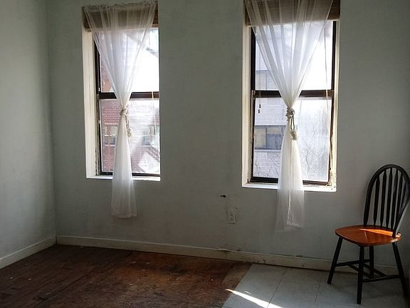 2nd image of 950 Hoe Ave APT 4B