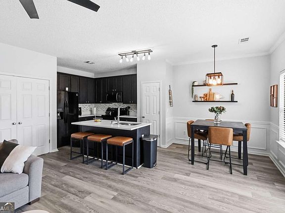 5th image of 2550 Capella Cir SW