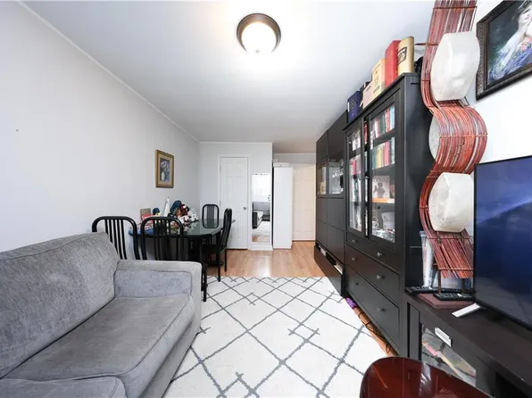 2415 East 27th Street image 10 of 37