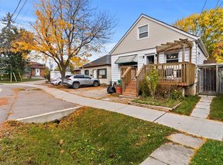 1097 Enola Ave, Mississauga, ON L5G 4B1