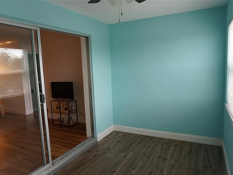 1000 49th St N #311 — Photo 13