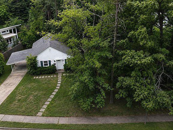 5th image of 2155 Pimmit Dr