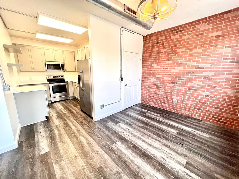 443 3rd St #2 — Photo 9