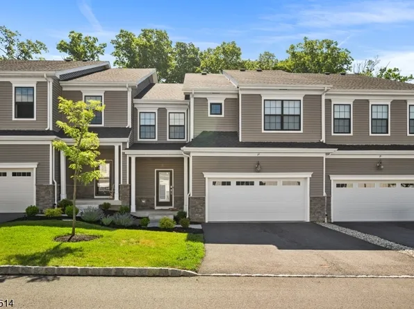 17 Kelsch Dr, Morris Plains Boro, NJ 07950