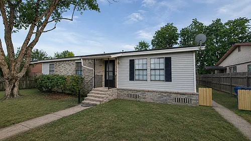 9 Carol Ct #B Photo 1