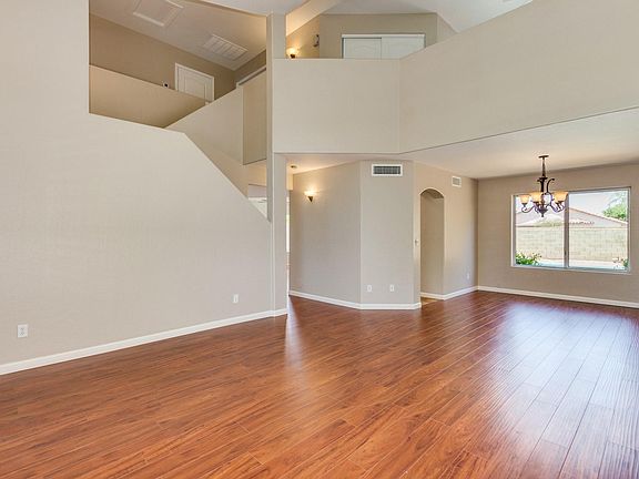 5th image of 722 W Sereno Dr