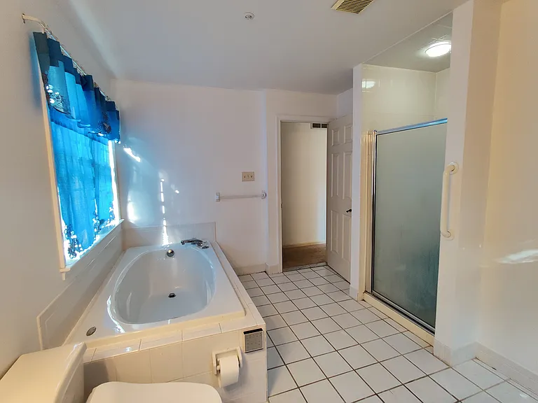 366 Bristol Cir — Photo 23