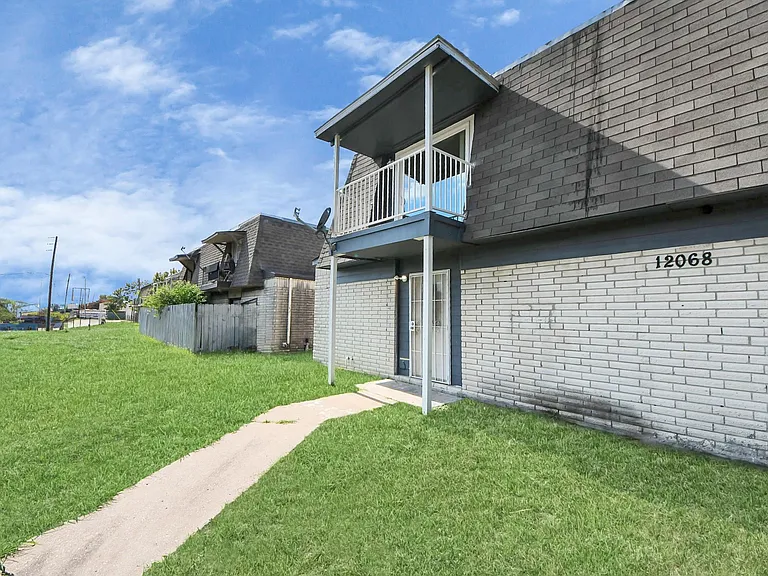 12068 Beechnut St #C — Photo 3