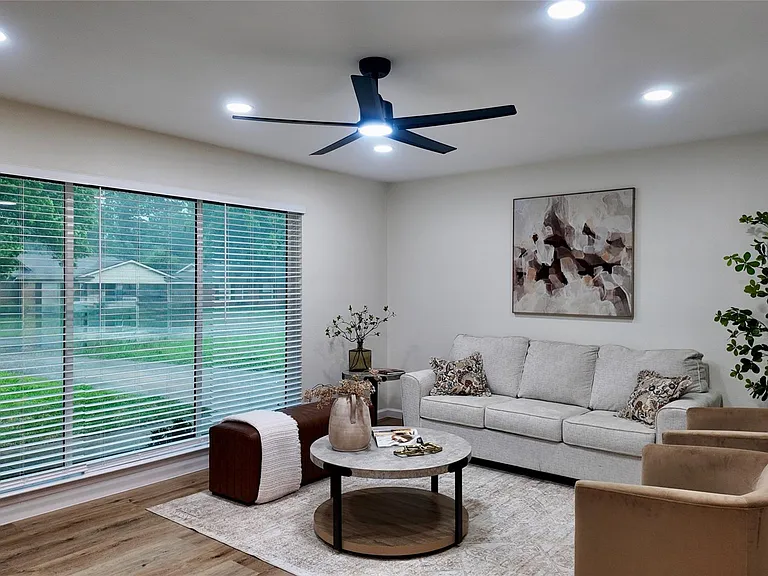 11343 Lippitt Ave — Photo 3