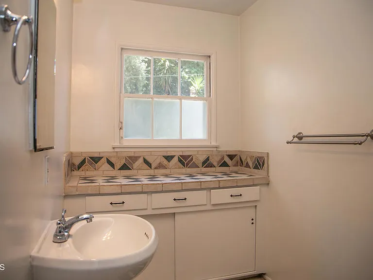7601 Flight Ave — Photo 25
