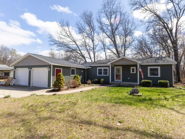 317 Agate Dr, Roscommon, MI 48653
