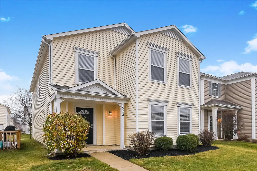 3 bed, 2.5 bath, 1970 sqft, $2,030 — Photo 4