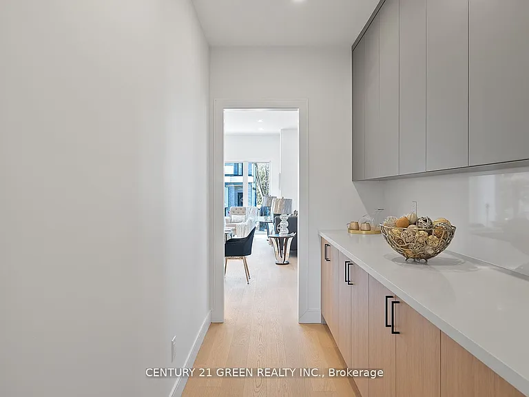 67 Bexhill Ave #MAIN 2ND FLOOR — Photo 8
