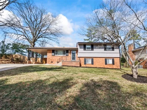 2889 Ashwood Dr, Winston Salem, NC 27103