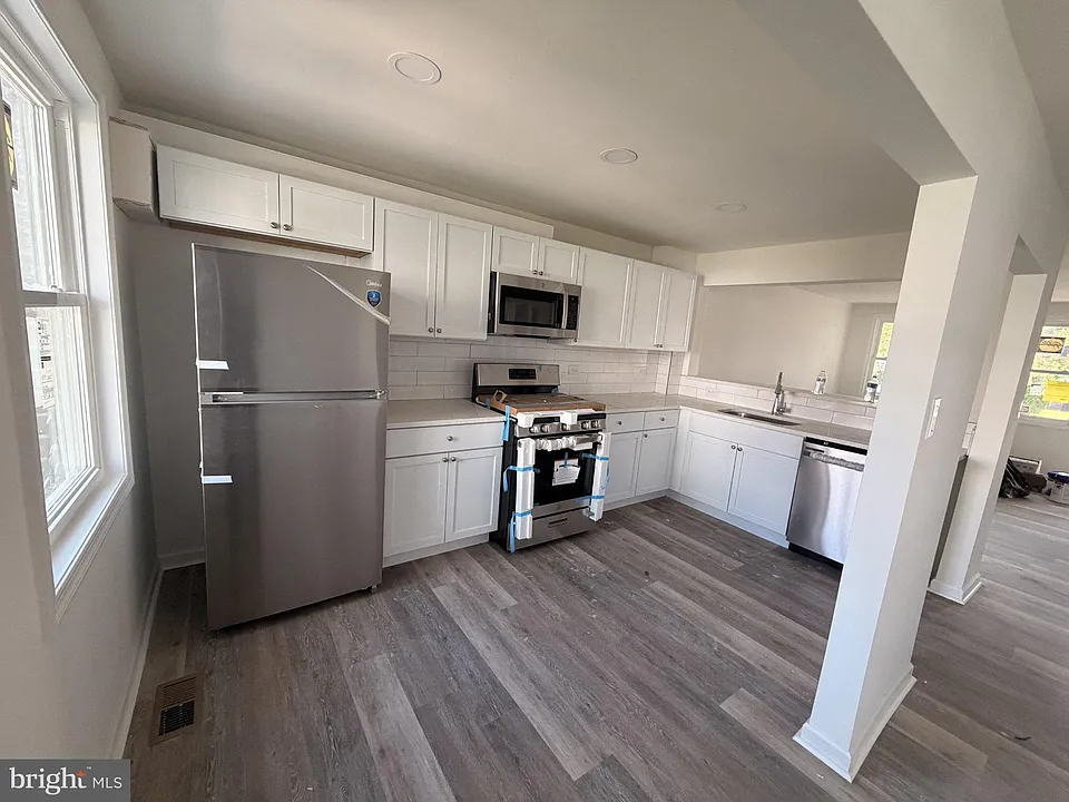 1235 Elson Rd
