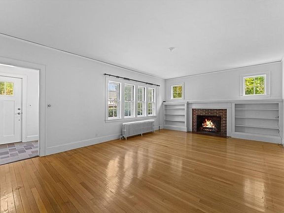 3rd image of 10 Park Ln